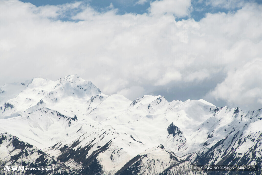 壮丽雪山美景