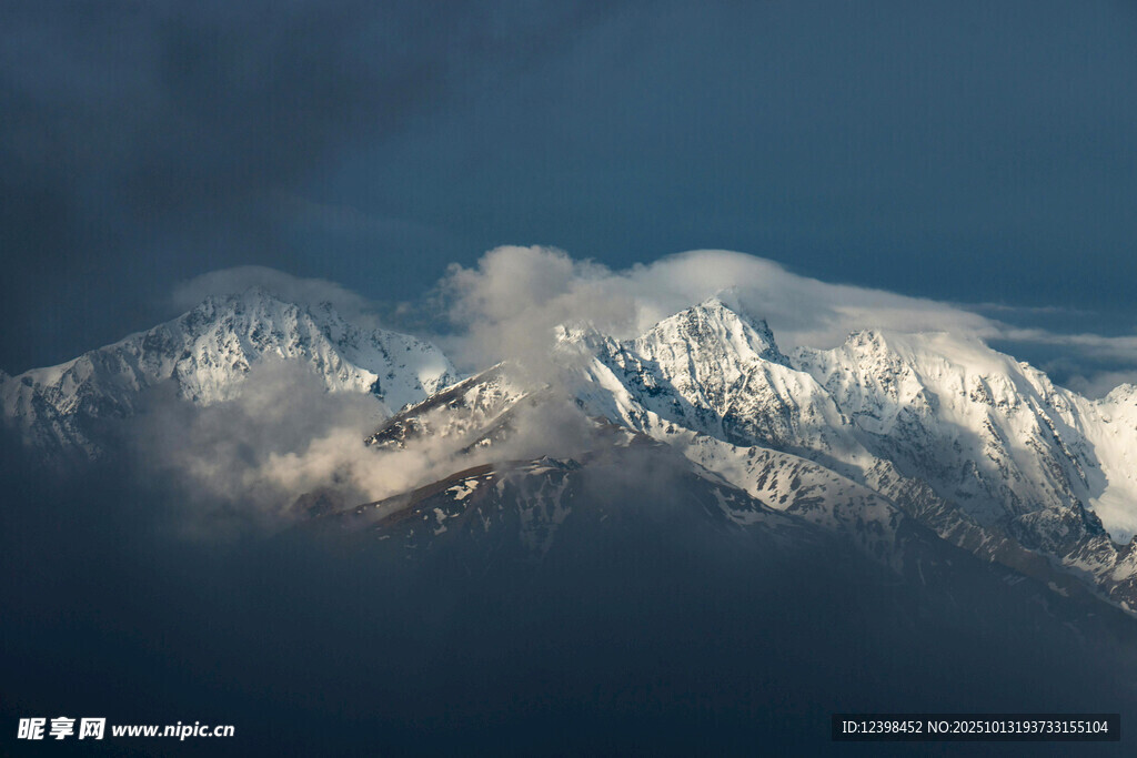 壮丽雪山美景
