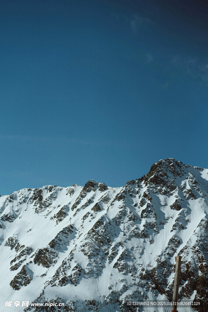 雪山壮丽景致