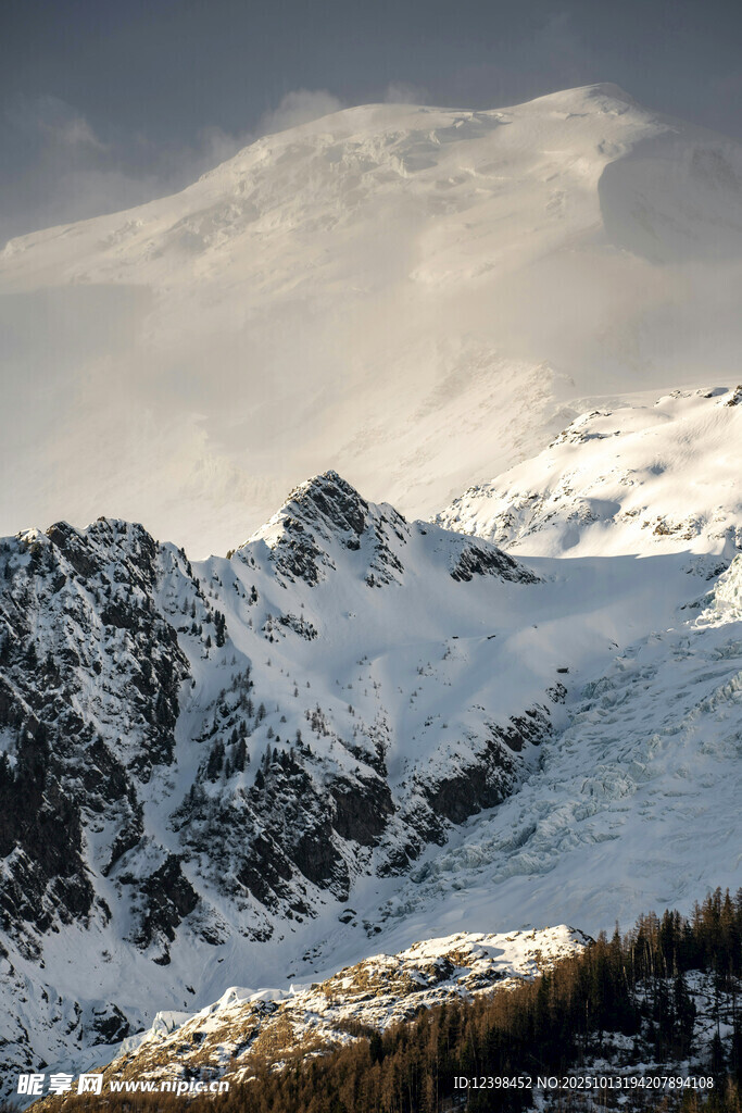壮丽雪山风景