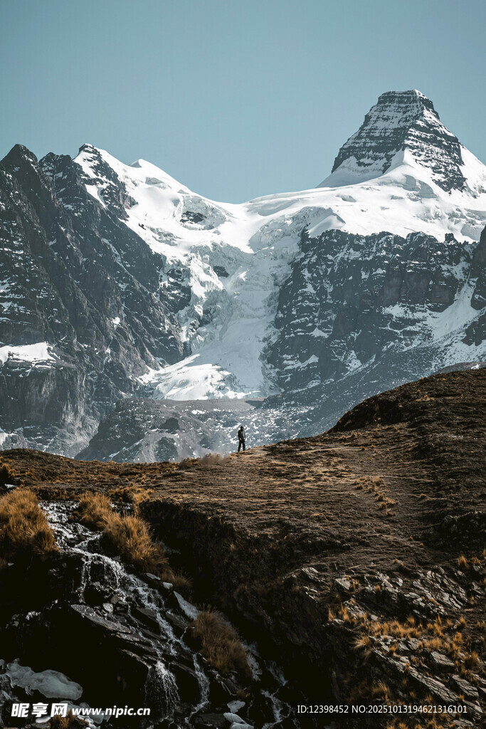 壮丽雪山景观