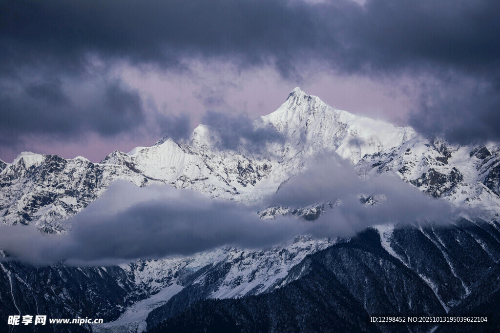 壮丽雪山美景