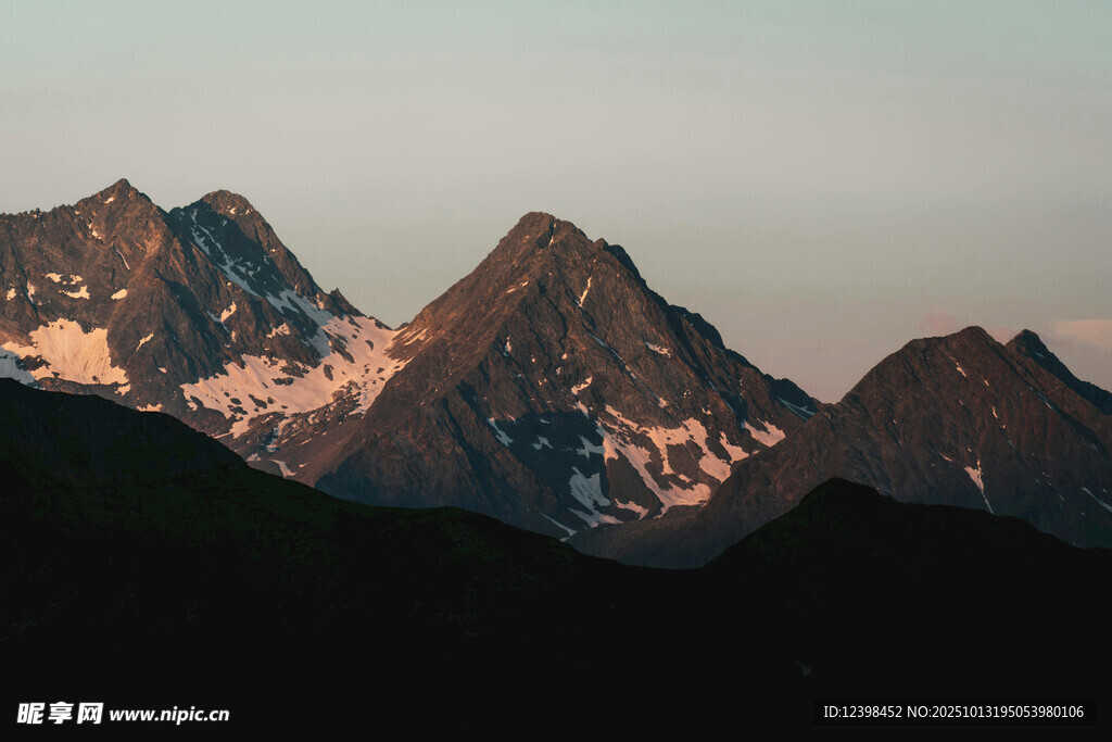 壮丽雪山景色