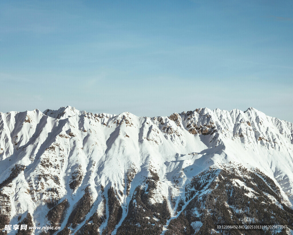 壮丽雪山景观
