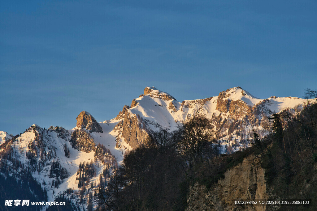 壮丽雪山美景