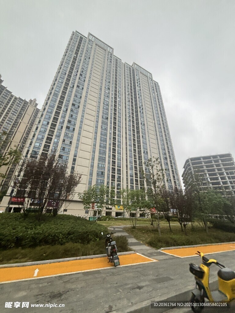 高层住宅楼外观景象