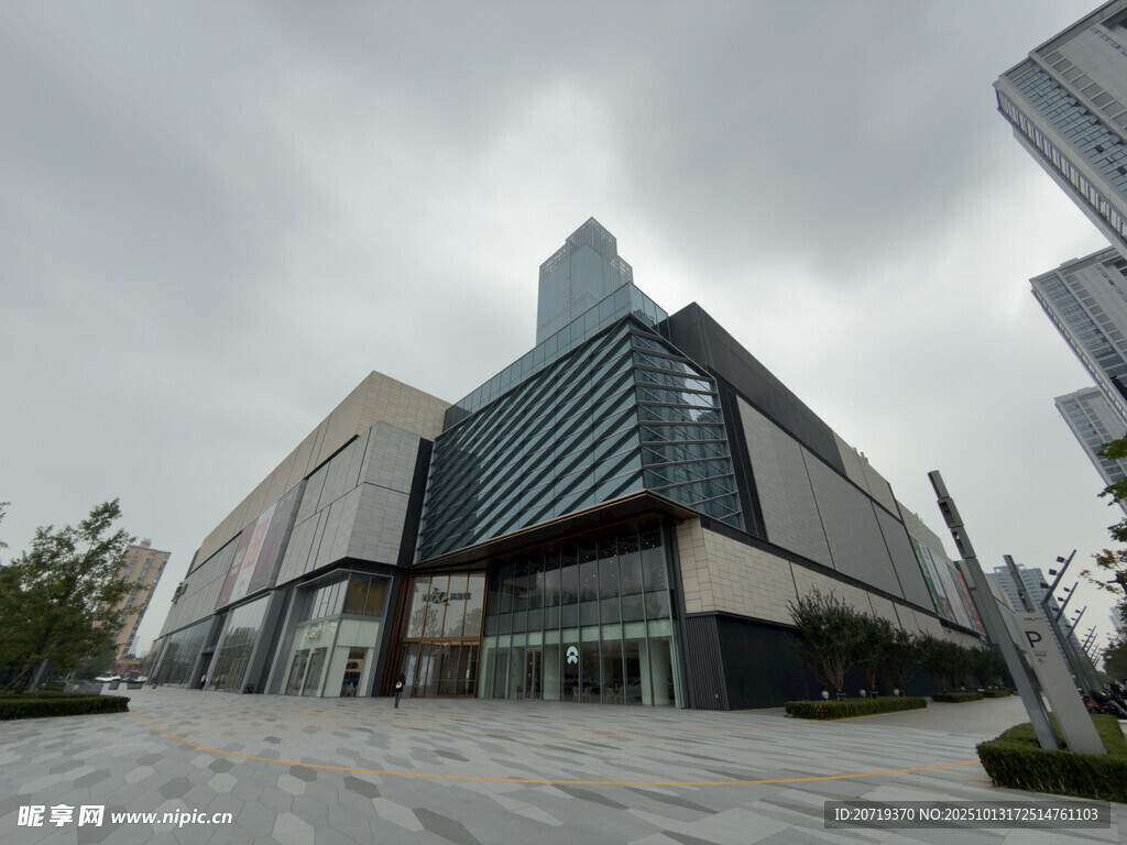 现代风格城市建筑外观