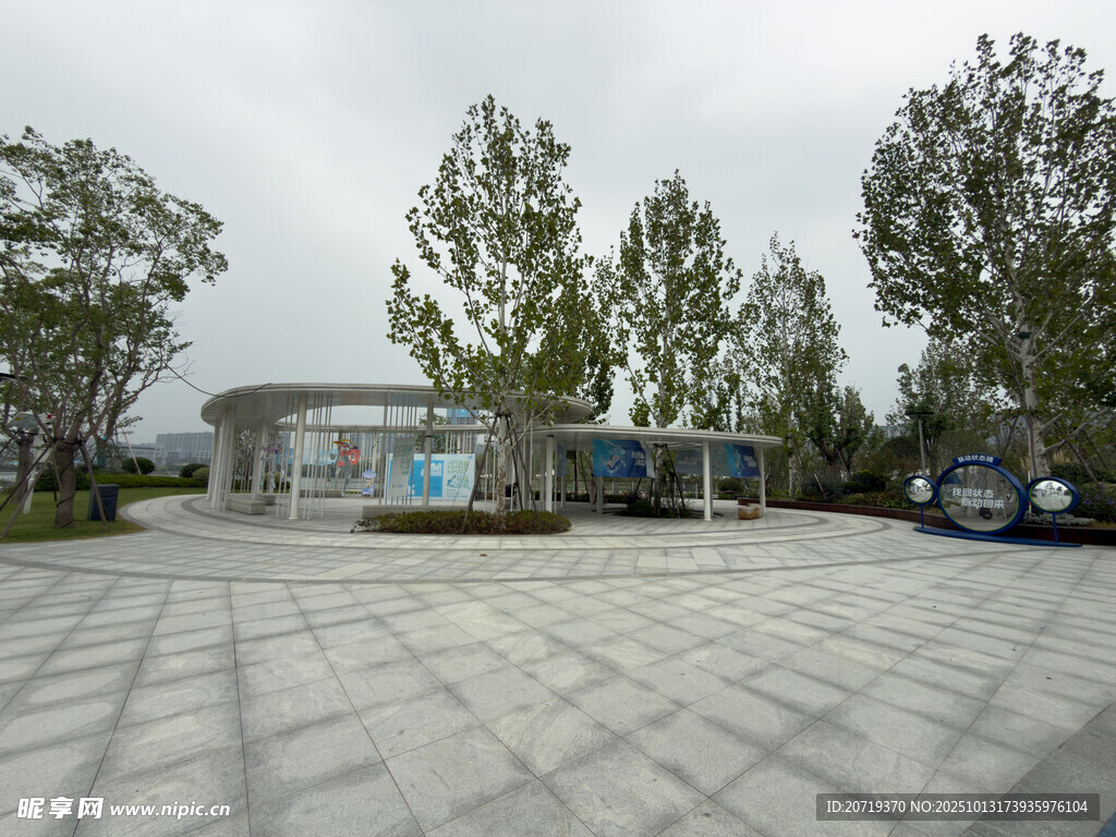 户外广场及周边建筑景观