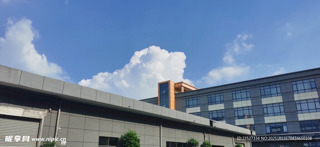 工业园的天空