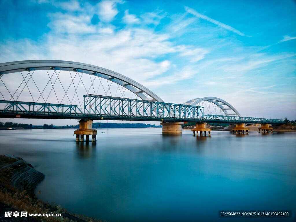 壮丽跨河大桥风景