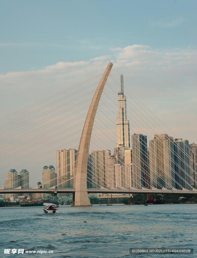 迪拜城市天际线与跨海大桥