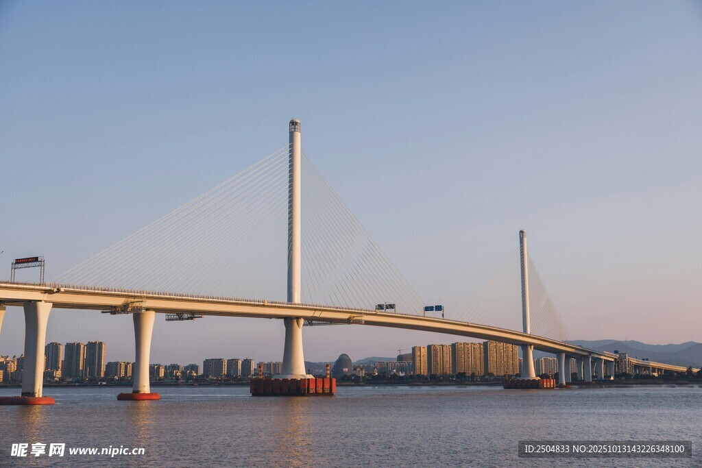 江上大桥风景