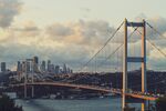 黄昏下的城市跨海大桥
