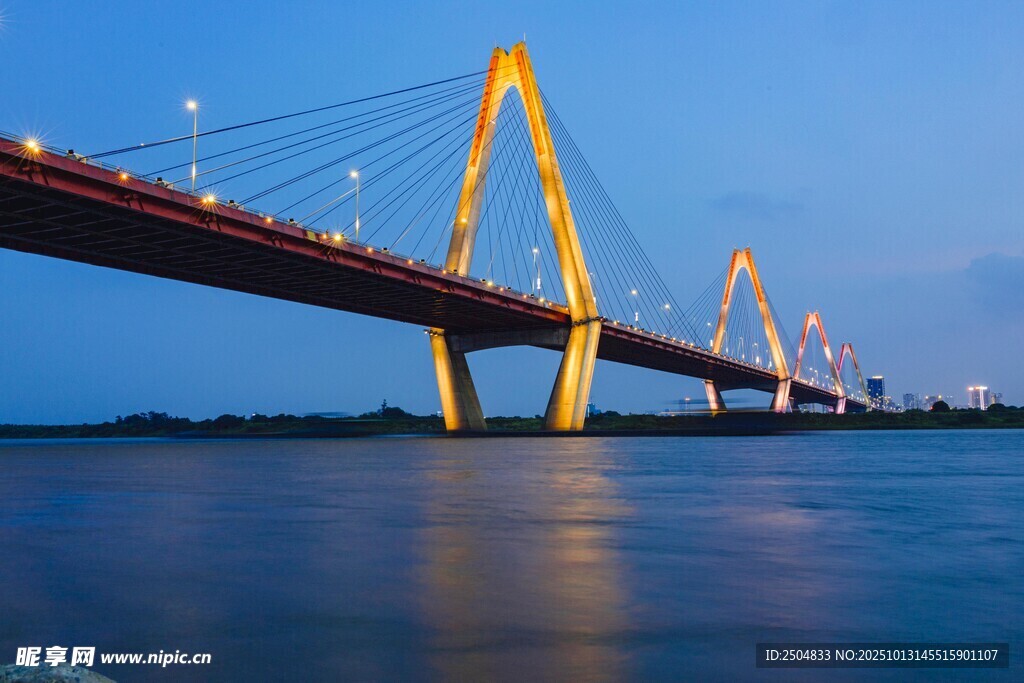 跨海大桥夜景壮丽风光