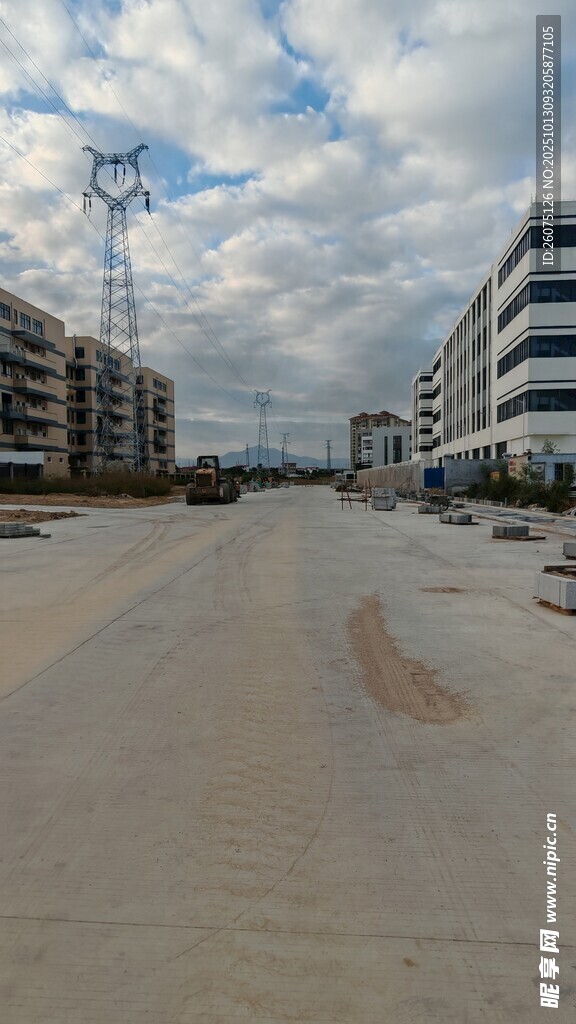 空旷城市道路景象
