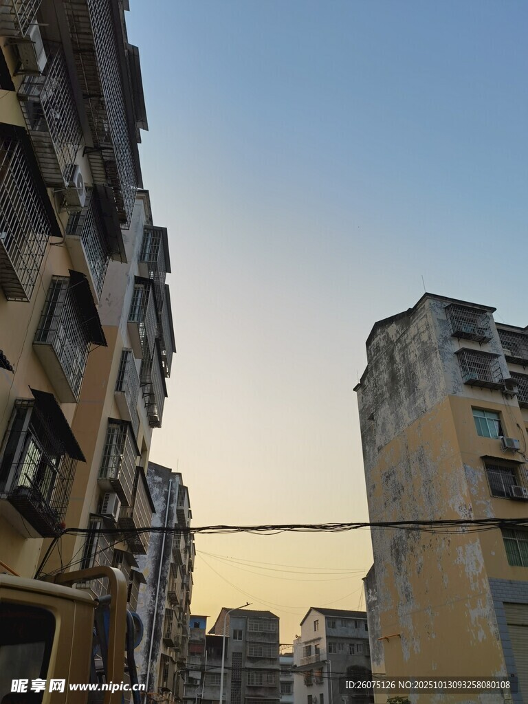 老旧居民楼景象