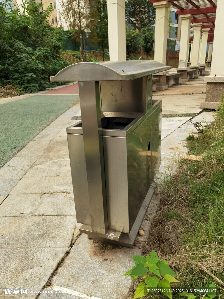 户外不锈钢垃圾桶