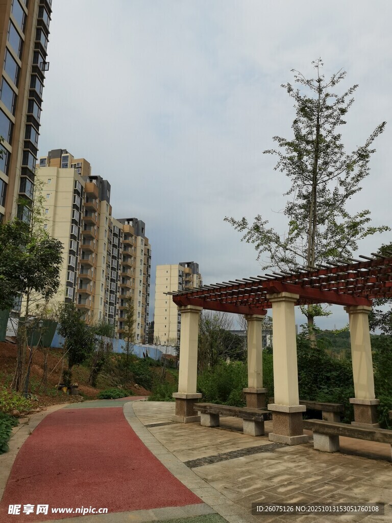 小区内的休闲景观步道