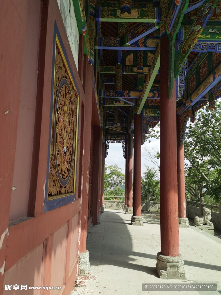 古建长廊尽显中式典雅韵味