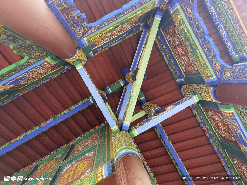 彩色星状结构手工搭建物