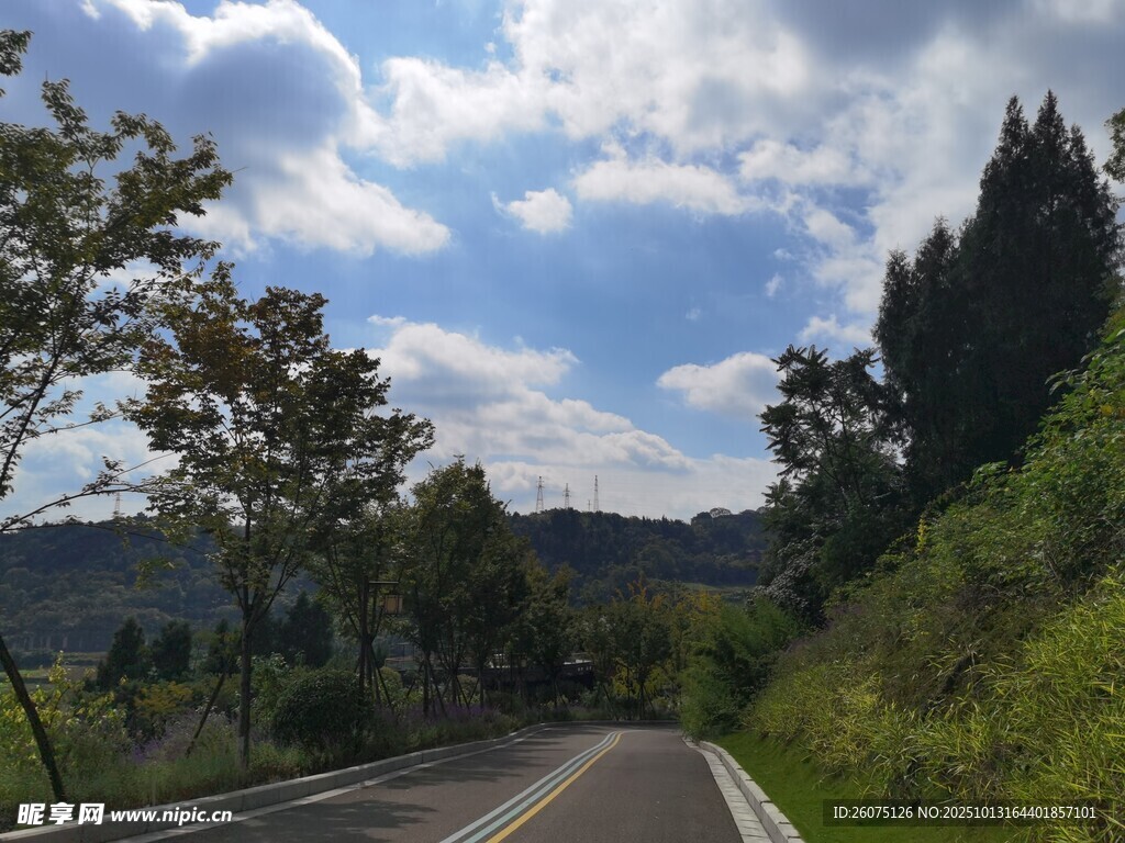 山间公路美景
