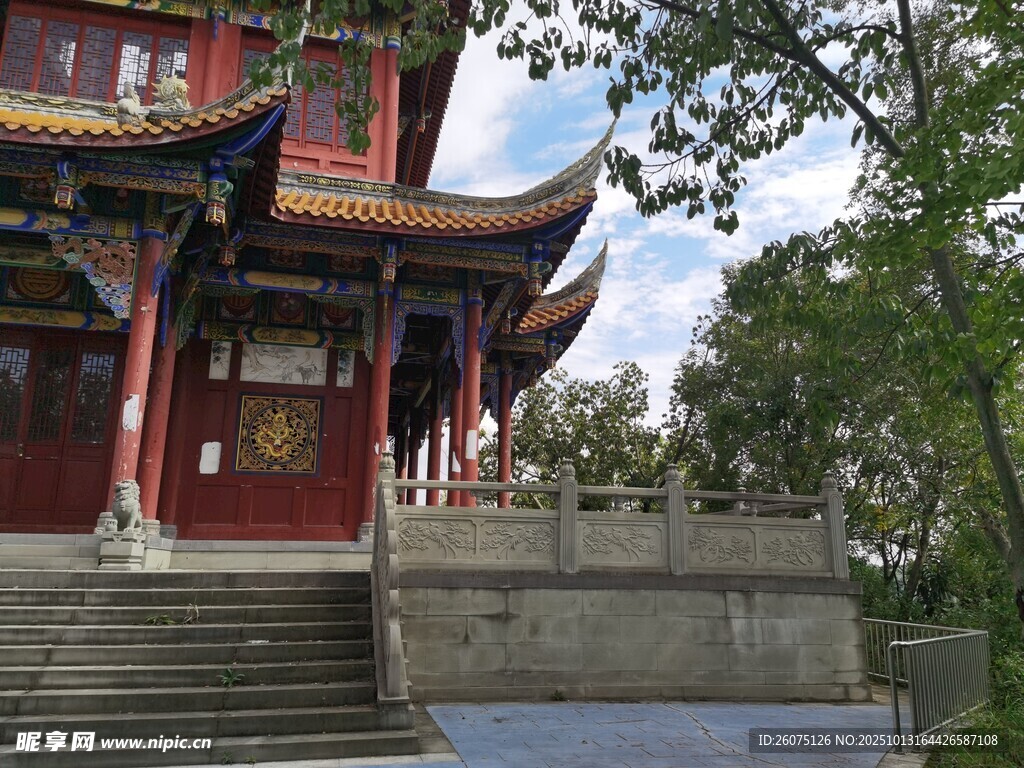 中式古建筑尽显古典韵味