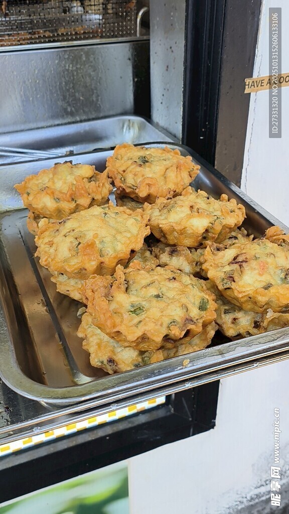 烤箱中美味的油炸鸡块