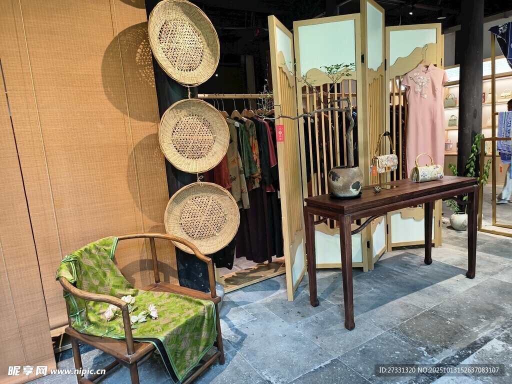 中式古典家居陈列一角
