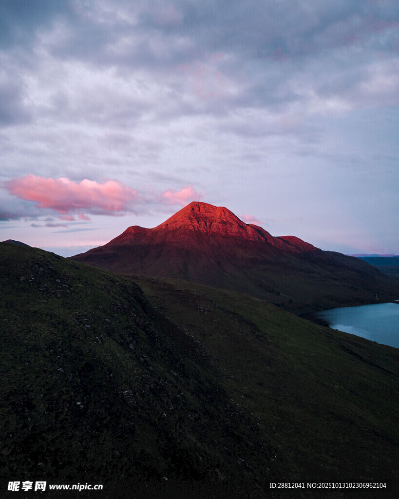 山间日落美景