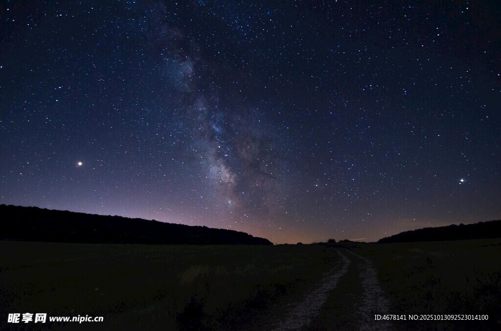 旷野上的璀璨星河