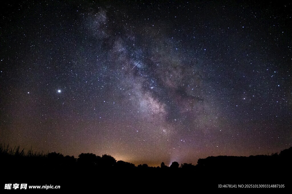 璀璨星空下的壮美银河