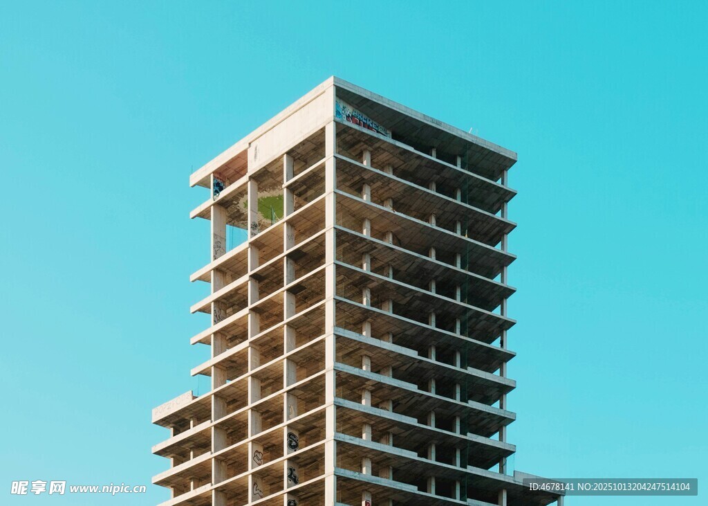 现代高层在建建筑外观