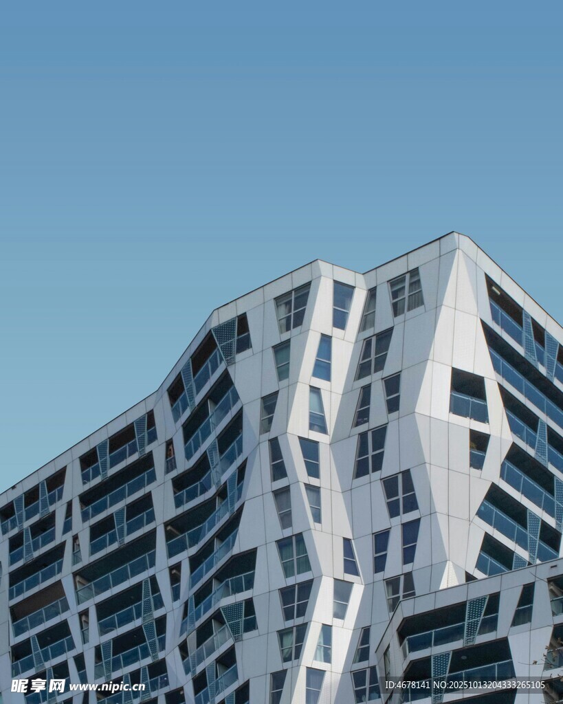 现代独特造型的高层建筑