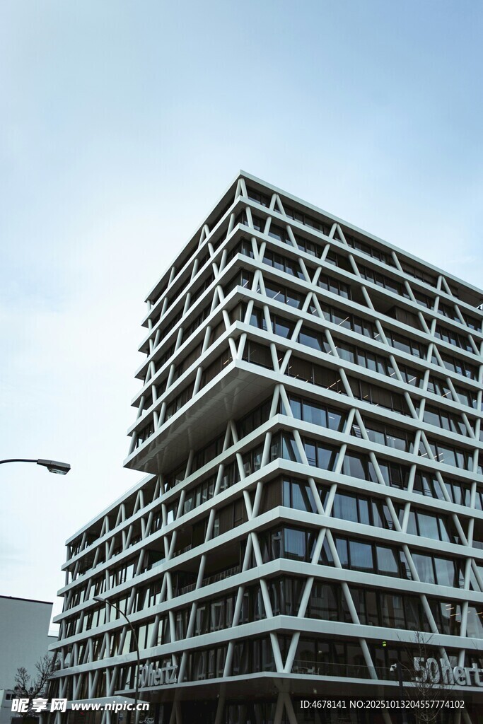 现代独特几何造型建筑