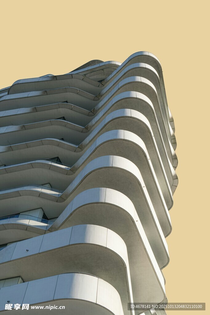 现代风格弧形建筑外观