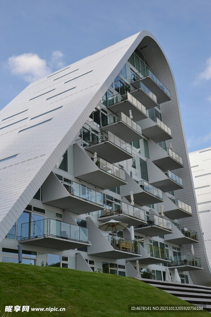 现代弧形建筑外观设计