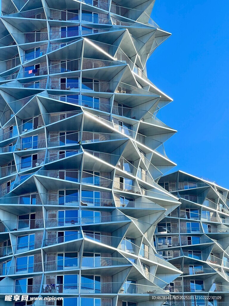 独特造型的现代建筑外观