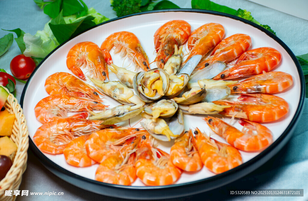 美味鲜虾拼盘