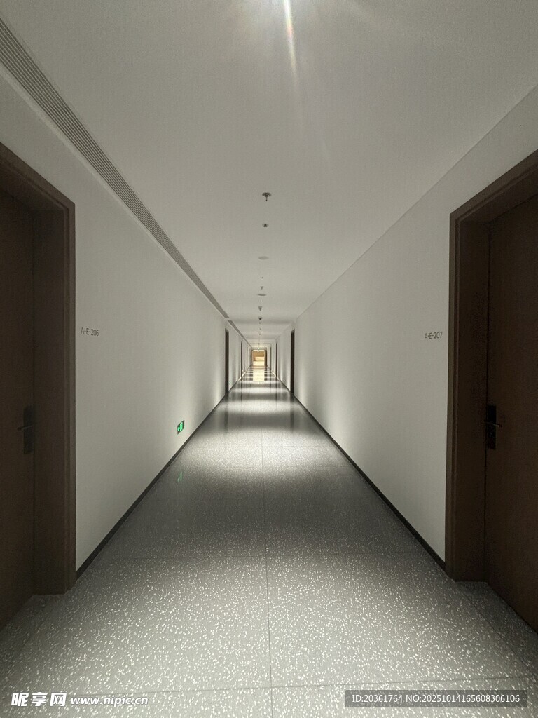 空旷走廊