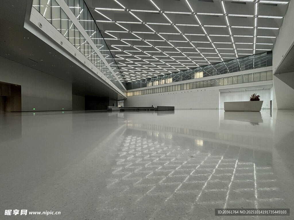 现代简约风室内空旷空间