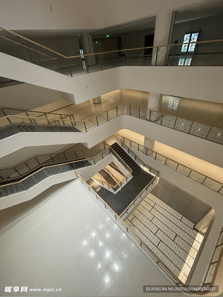 现代多层室内空间设计