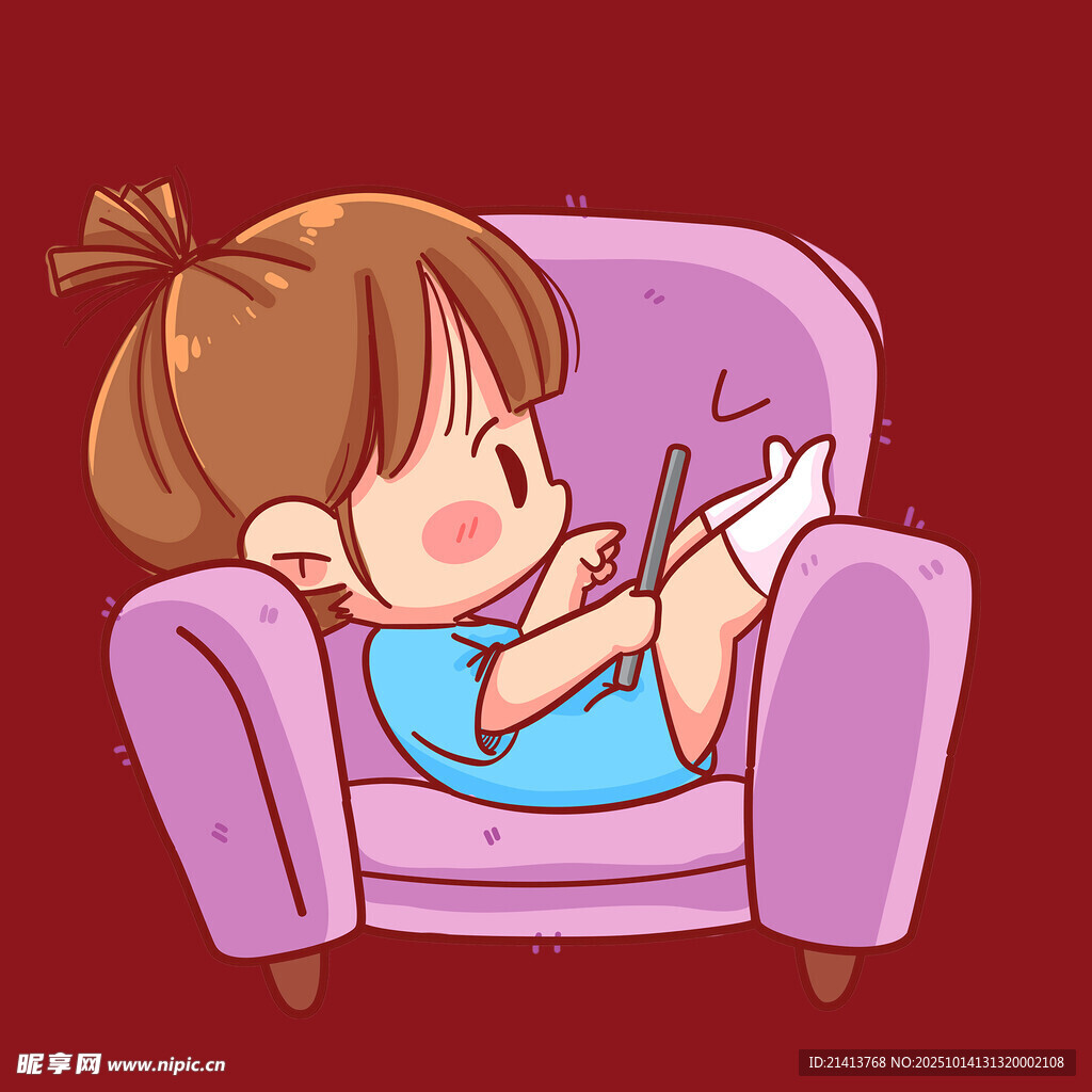 小女孩惬意地坐在沙发玩手机