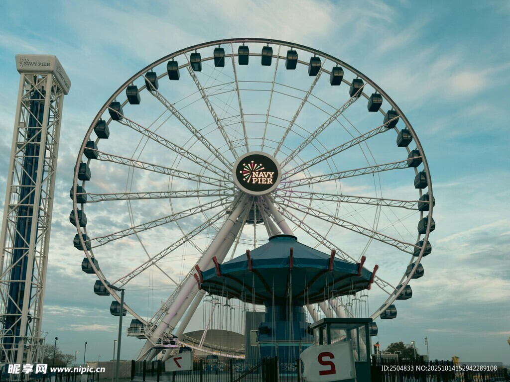 海滨摩天轮景观