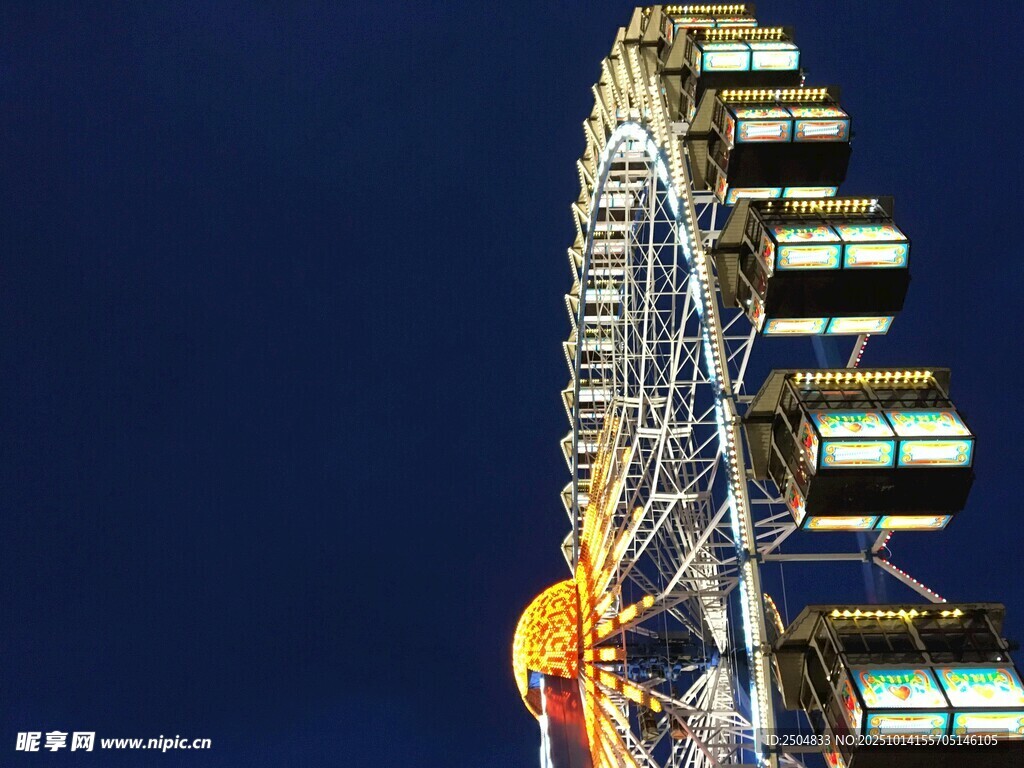 夜空下的摩天轮