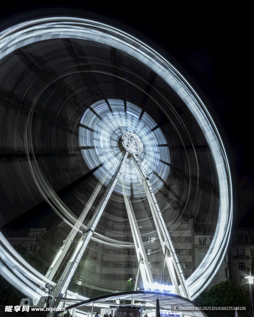 夜晚璀璨摩天轮