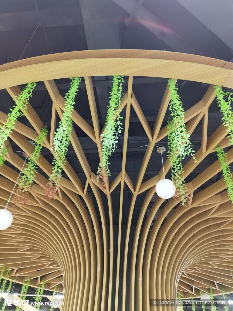 独特木质结构天花板设计