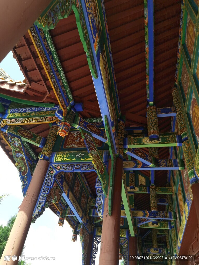 中式古建筑精巧梁枋结构
