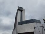 现代风格高耸建筑外观