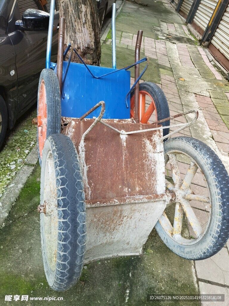 老式手推独轮农用小推车