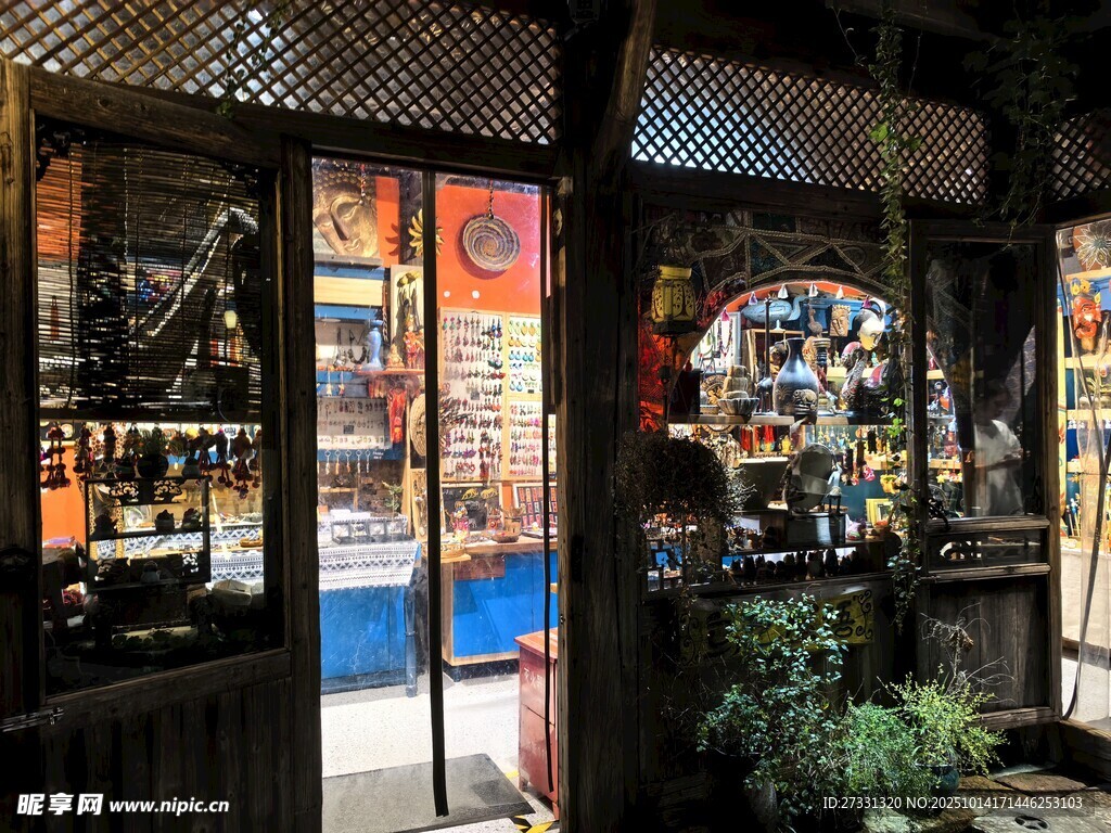古雅店铺橱窗展示